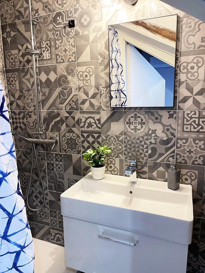 Italian Maison - Studio In The Heart Of Турин Экстерьер фото